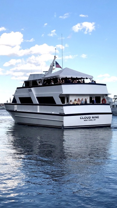 Manhattan Yacht 95 port quarter
